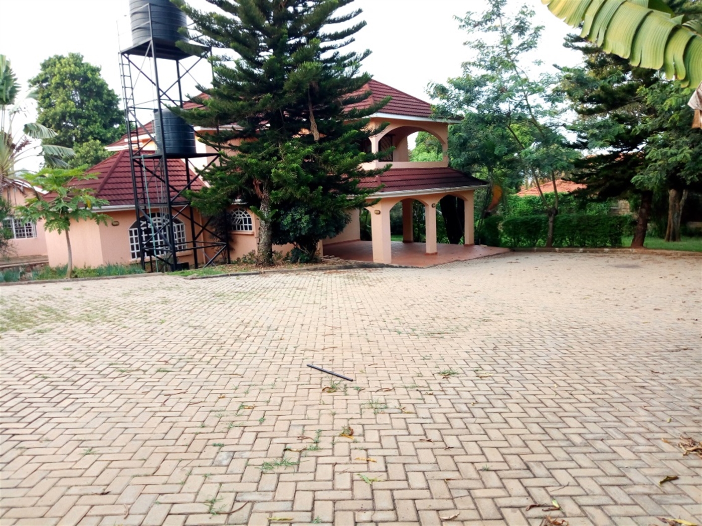 Bungalow for rent in Munyonyo Kampala