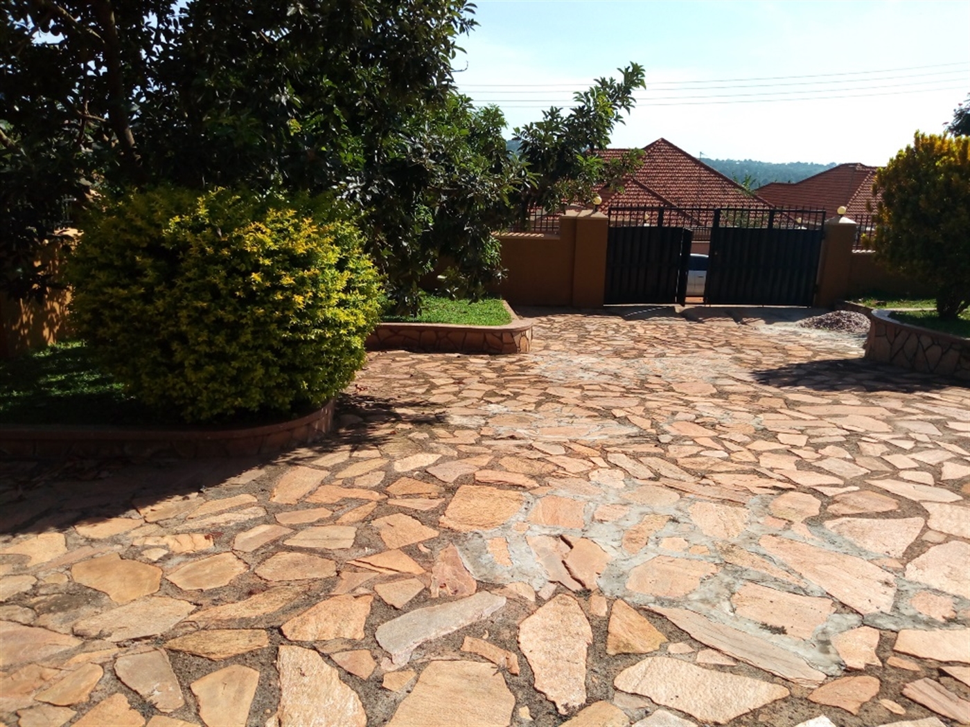 Bungalow for sale in Bwebajja Wakiso