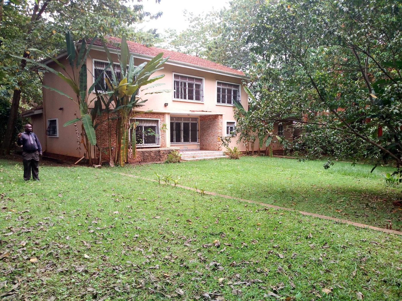 Mansion for rent in Kololo Kampala