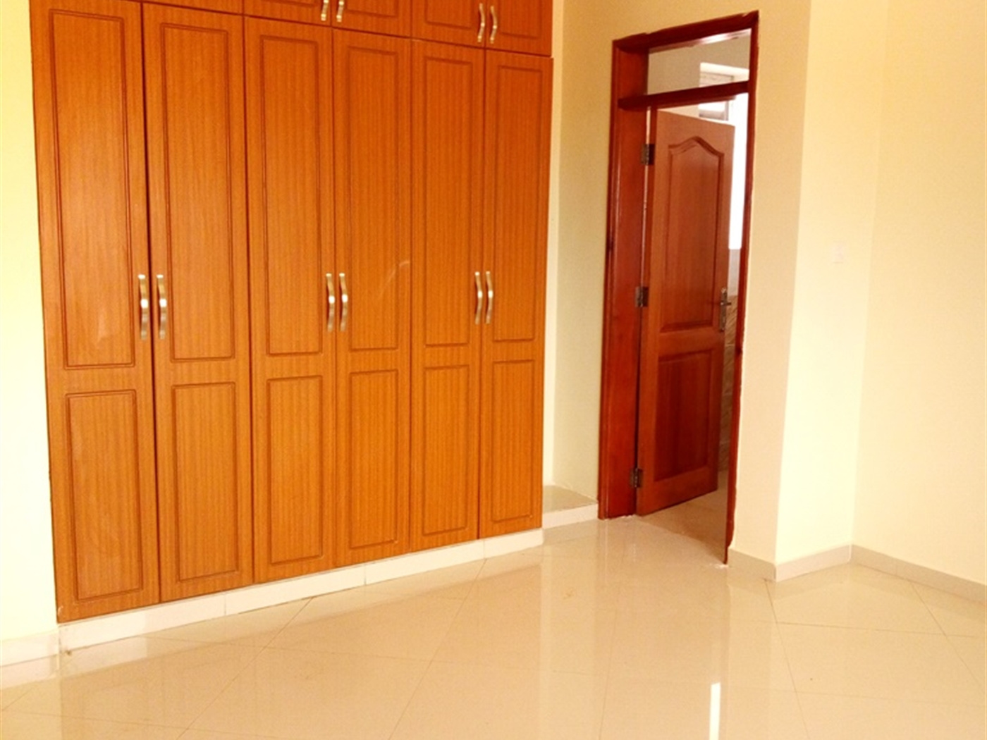 Apartment for rent in Kisaasi Kampala