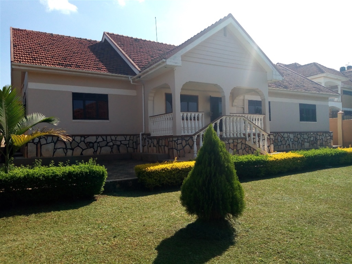 Bungalow for rent in Muyenga Kampala