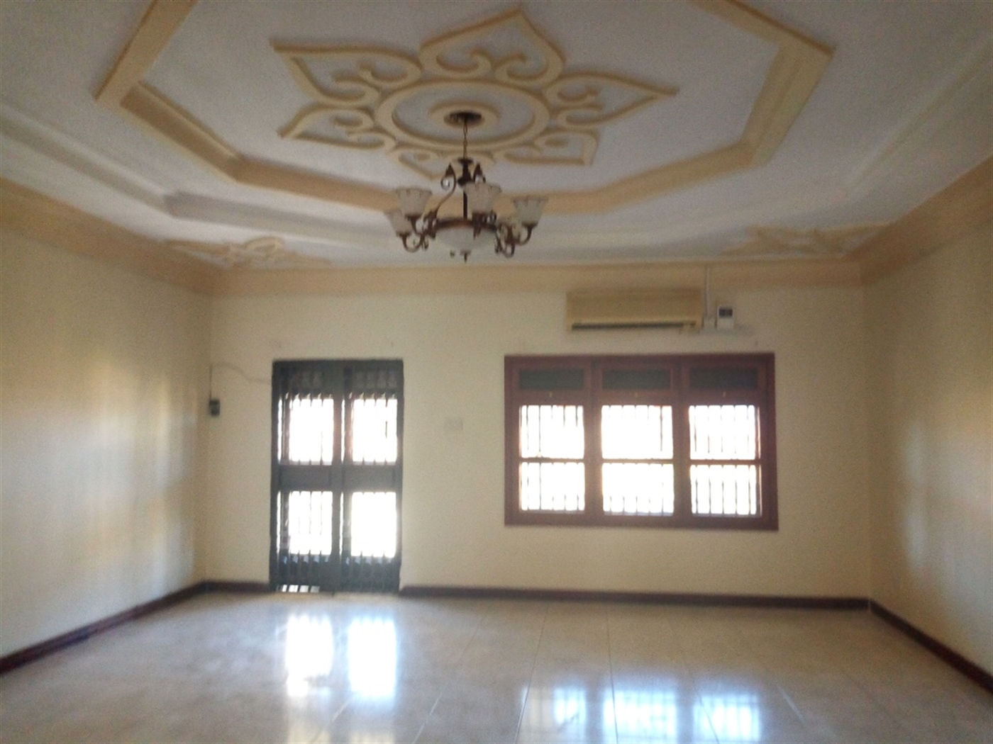 Bungalow for rent in Muyenga Kampala