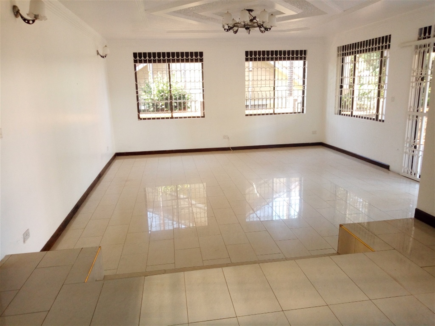 Mansion for rent in Muyenga Kampala