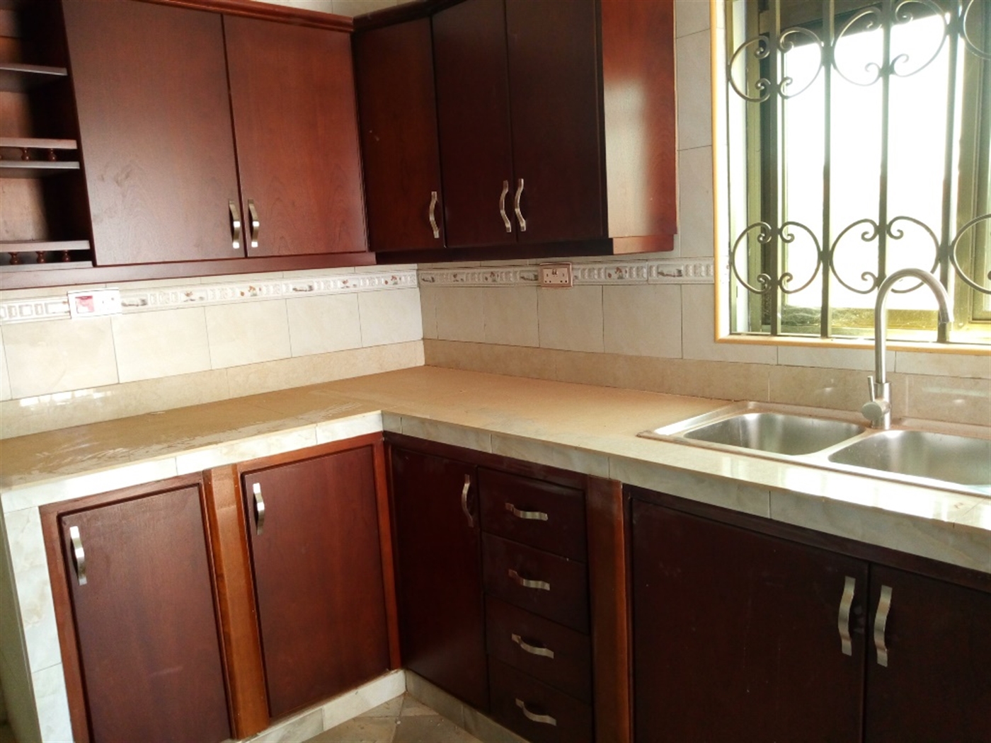 Apartment for rent in Lweza Wakiso