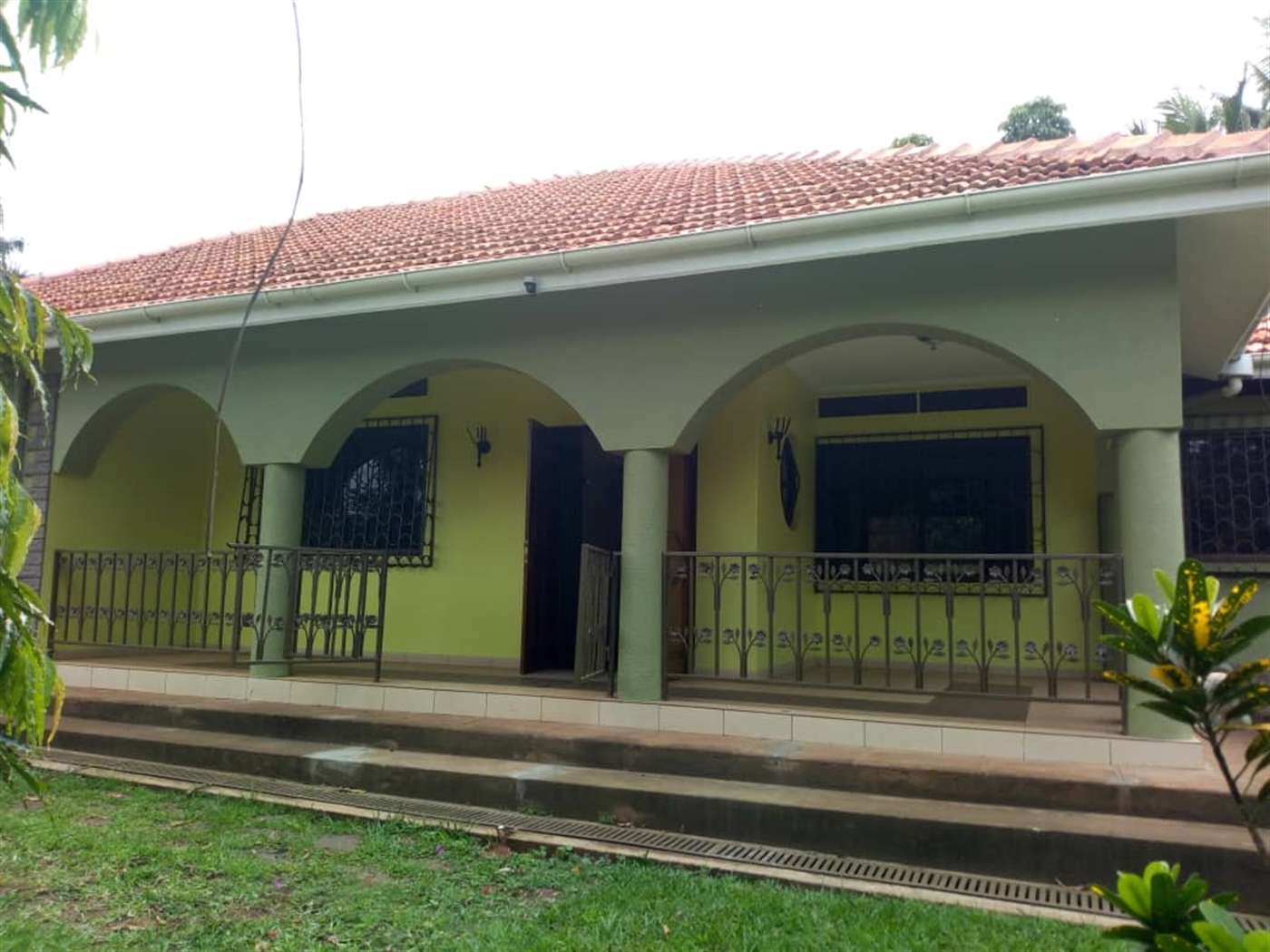 Mansion for rent in Kololo Kampala