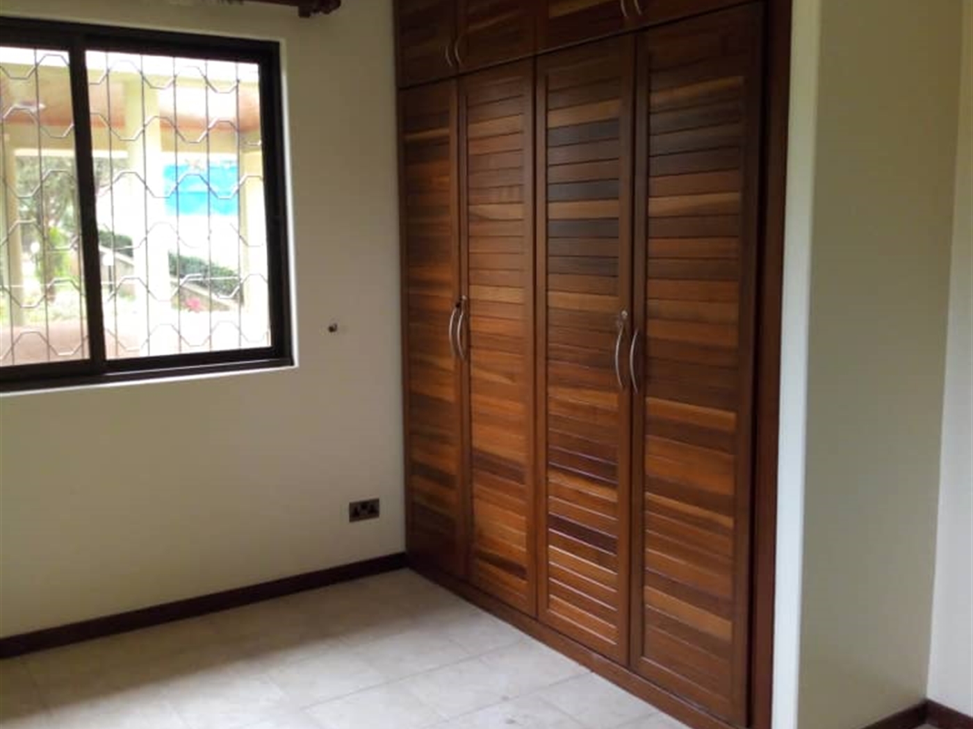 Mansion for rent in Kololo Kampala