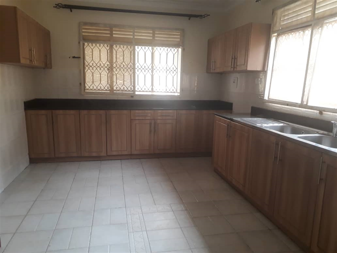 Bungalow for rent in Muyenga Kampala