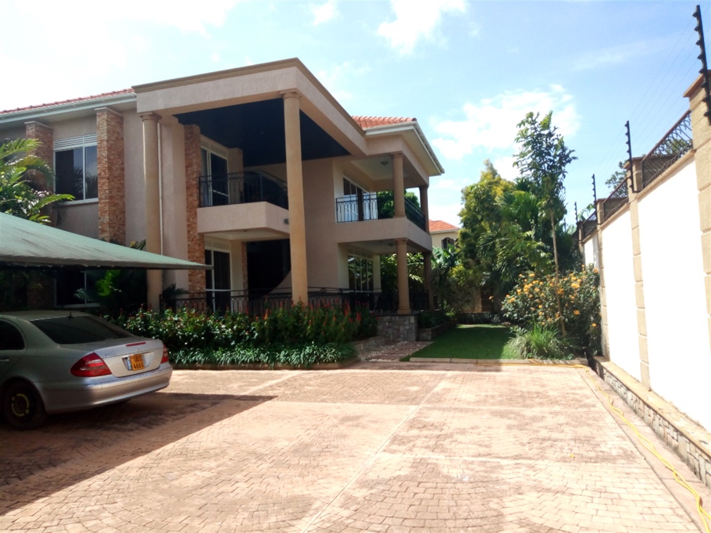 Mansion for rent in Munyonyo Kampala