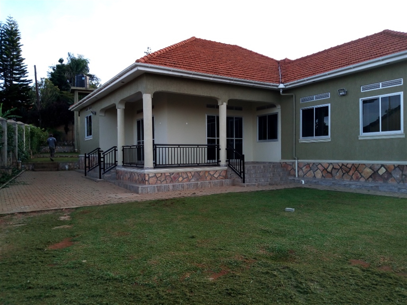 Bungalow for rent in Muyenga Kampala