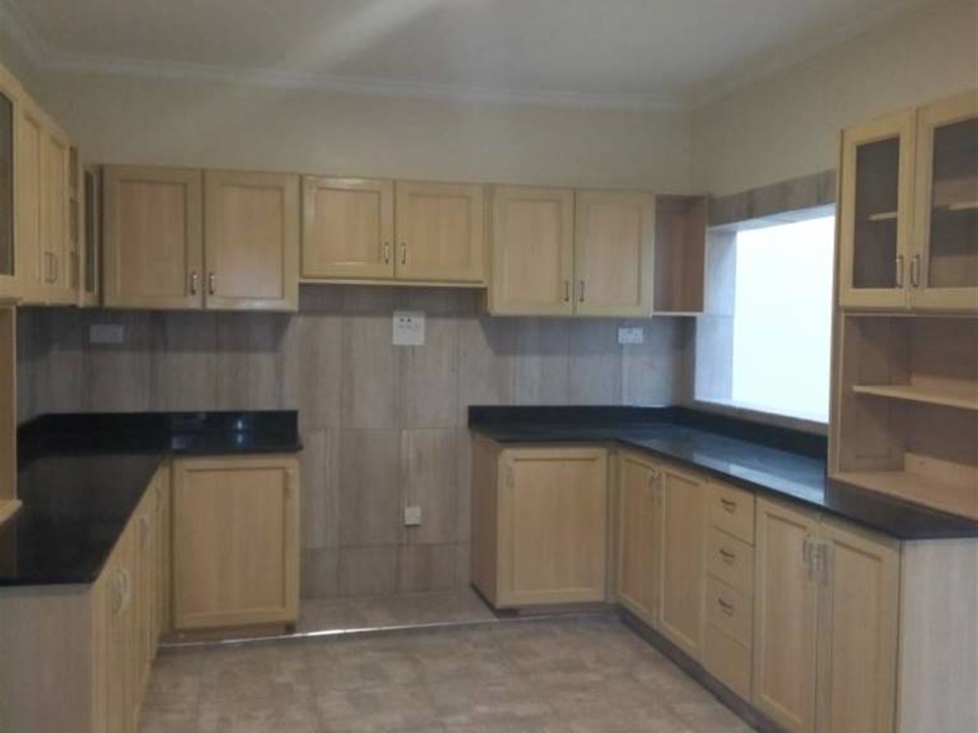 Duplex for rent in Mbuya Kampala