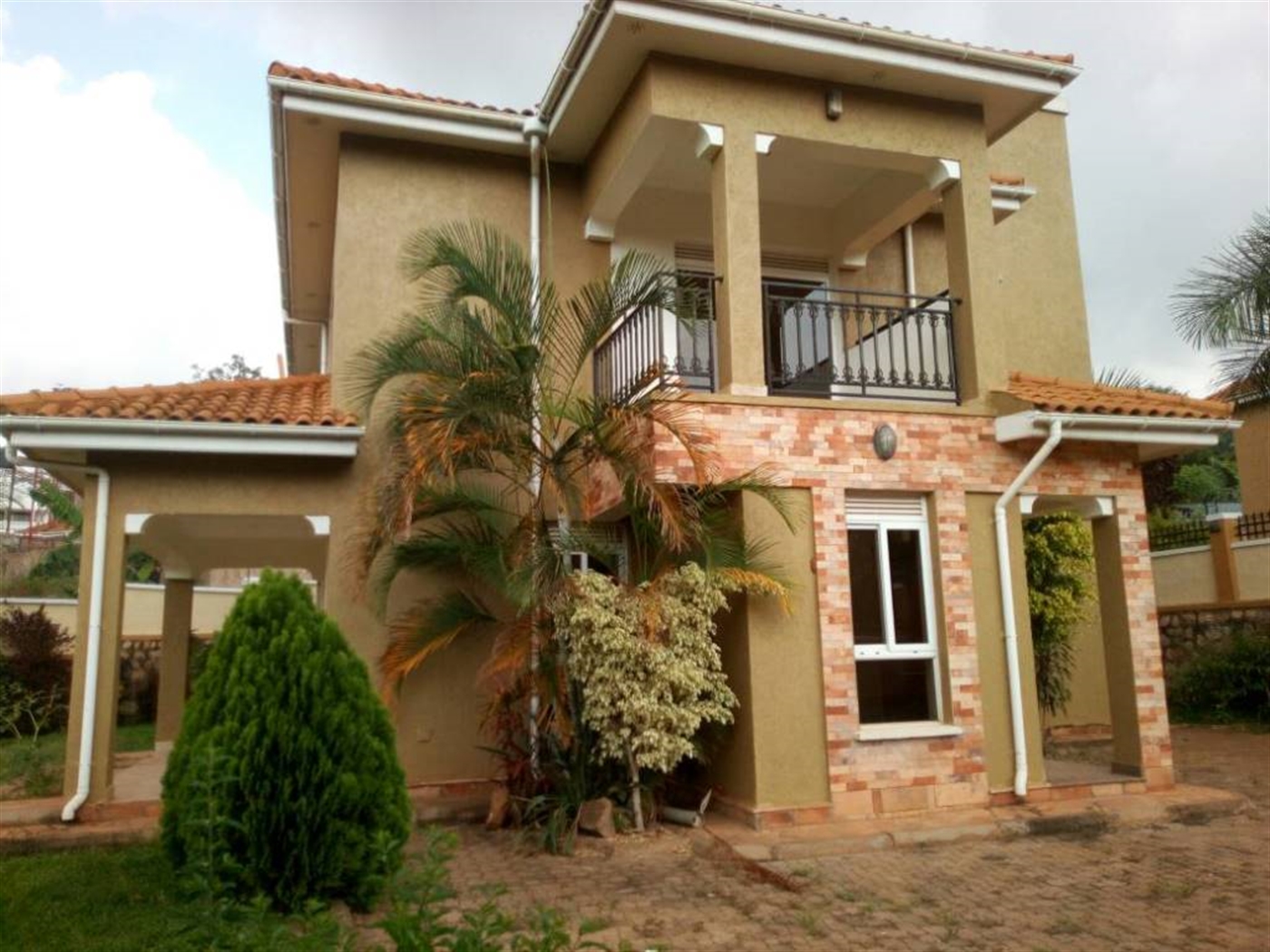 Villa for rent in Muyenga Kampala