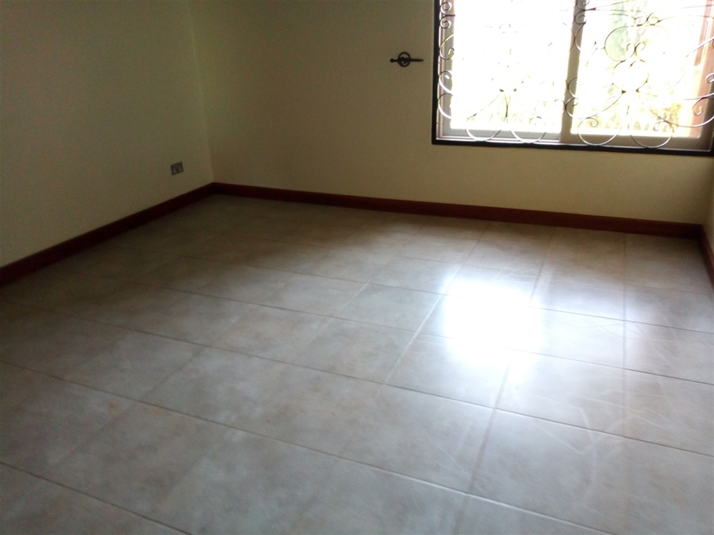 Bungalow for rent in Munyonyo Kampala