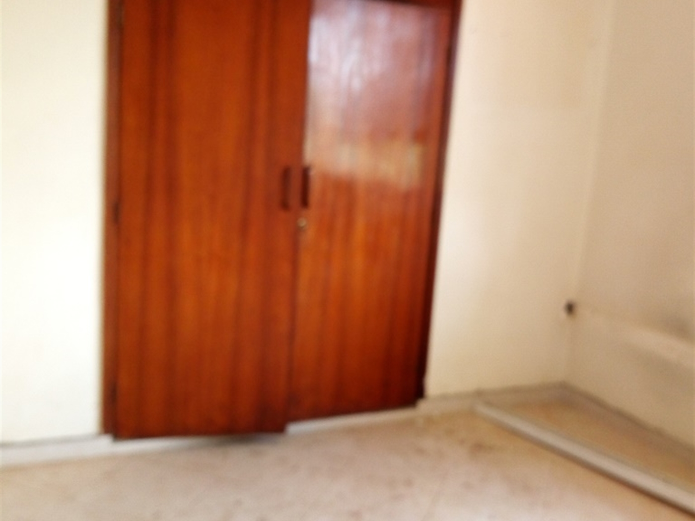 Bungalow for rent in Bugoloobi Kampala