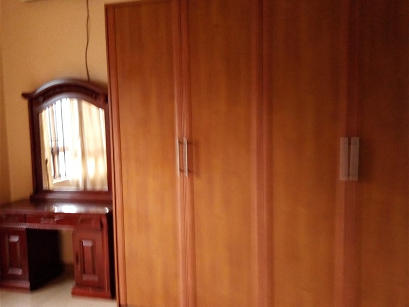 Bungalow for rent in Bugoloobi Kampala