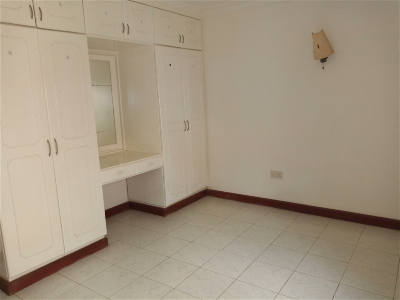 Duplex for rent in Kololo Kampala