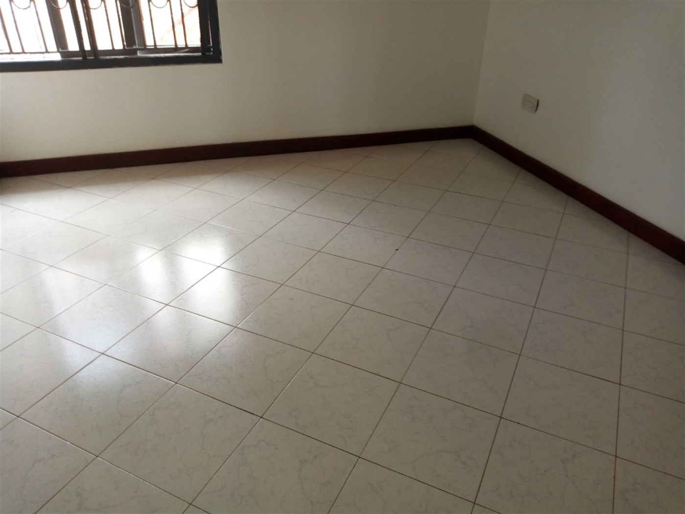 Duplex for rent in Kololo Kampala