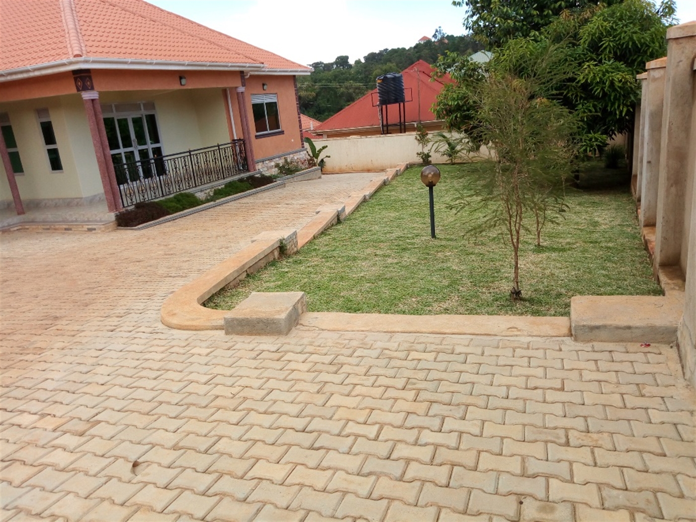 Bungalow for sale in Kitende Wakiso