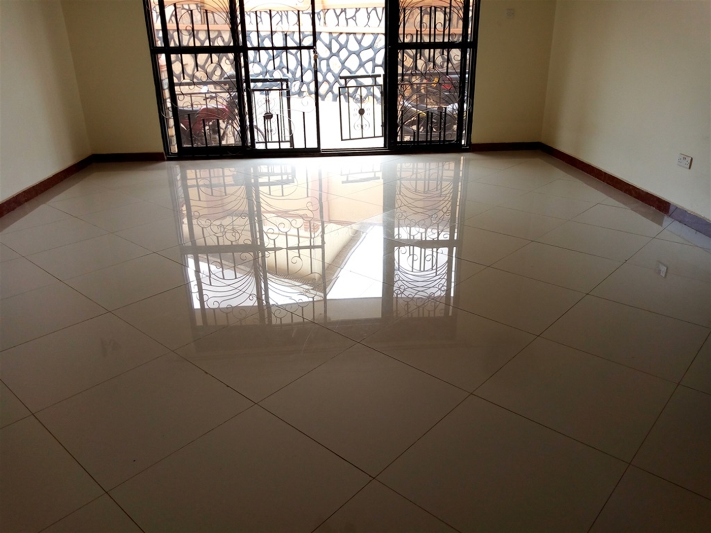 Duplex for rent in Kisaasi Kampala