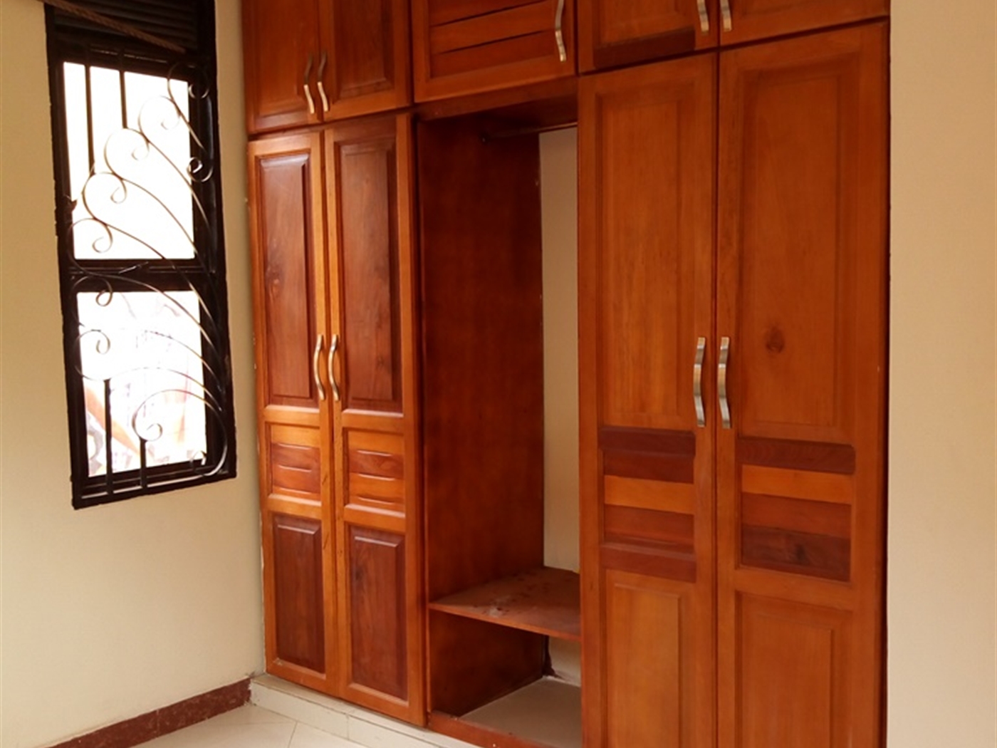 Duplex for rent in Kisaasi Kampala