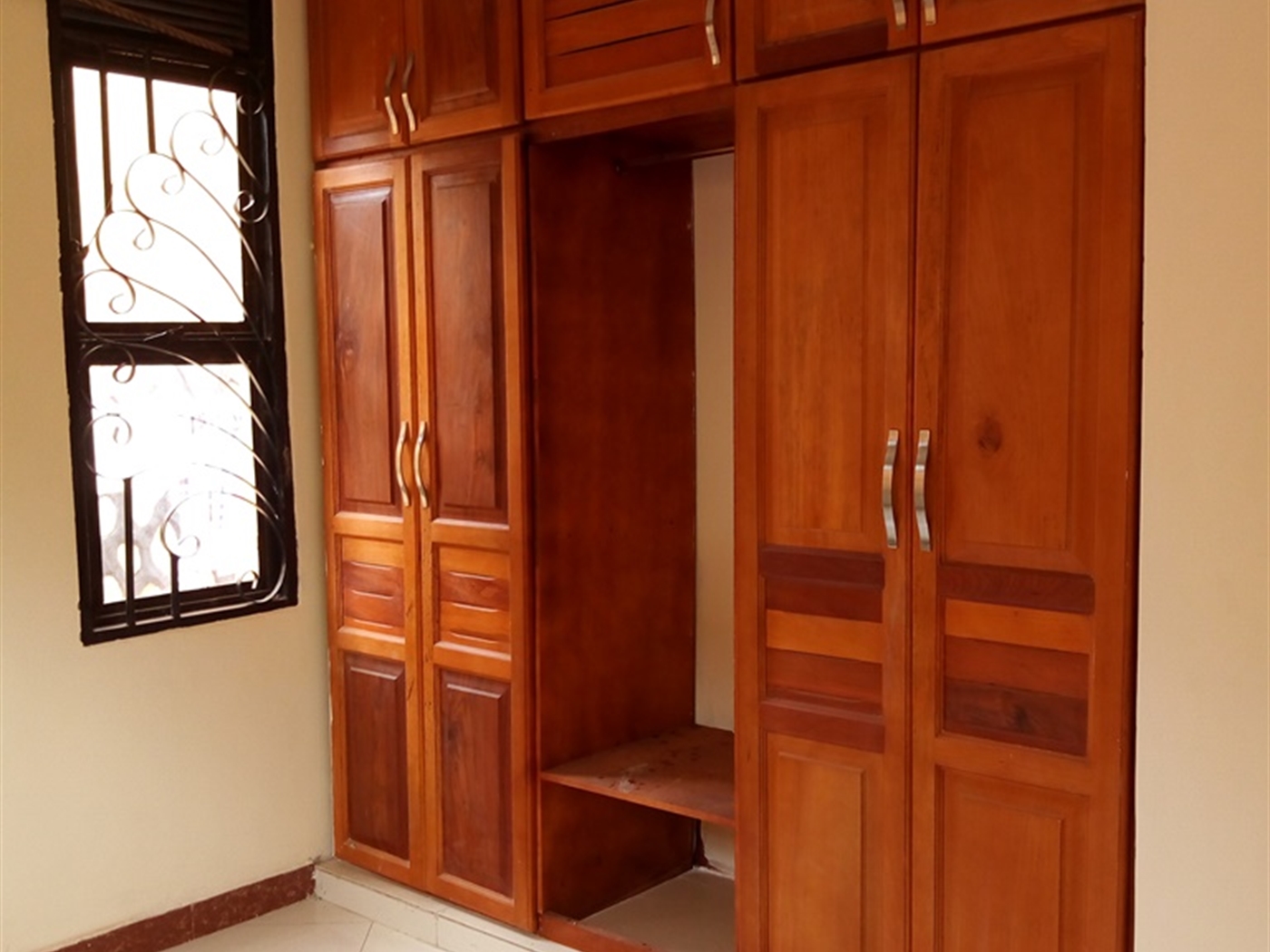 Duplex for rent in Kisaasi Kampala