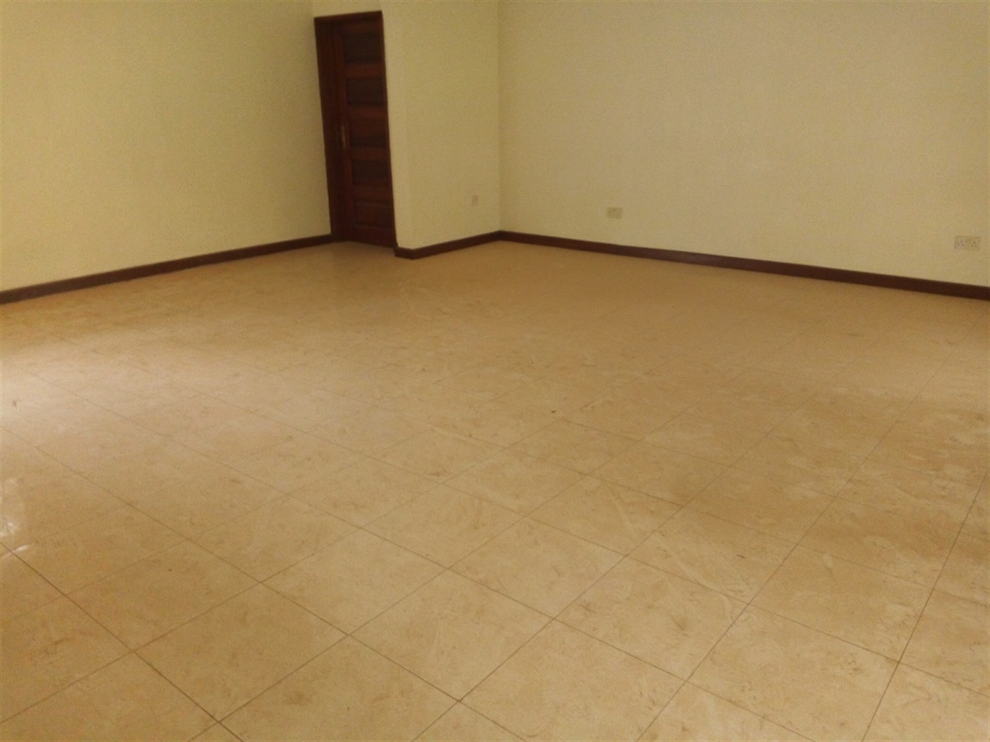 Bungalow for rent in Kololo Kampala