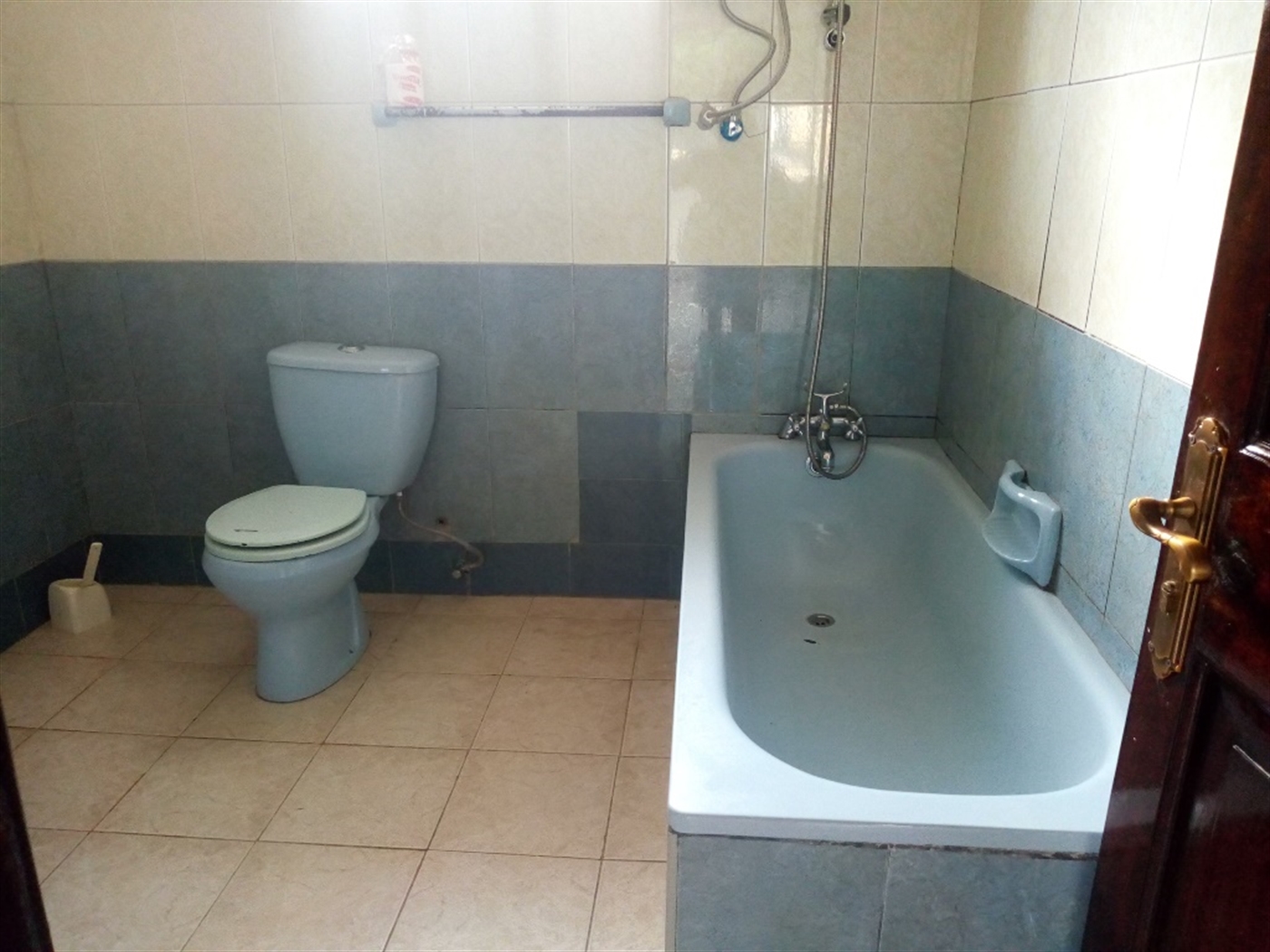 Bungalow for rent in Bukoto Kampala