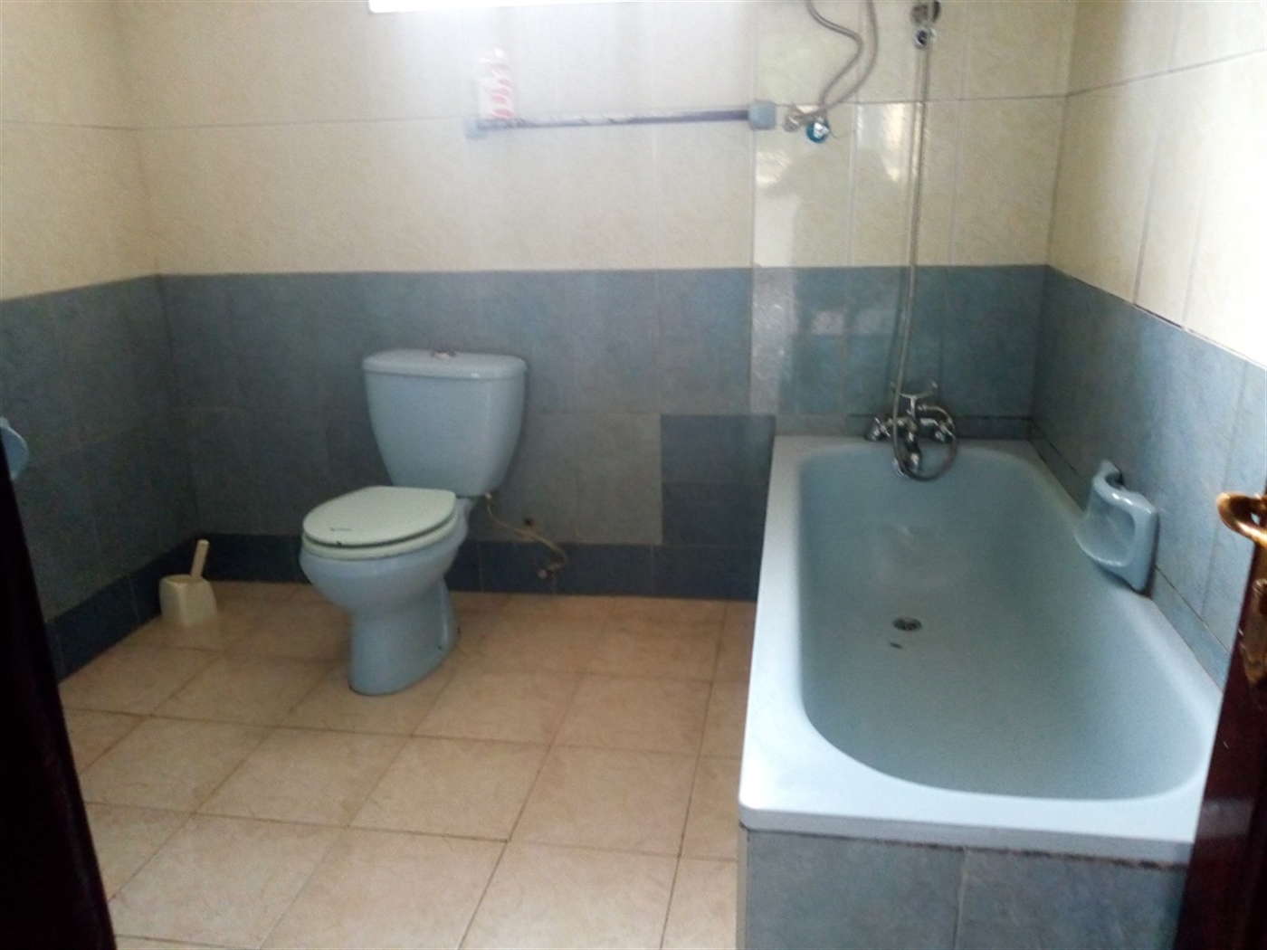 Bungalow for rent in Bukoto Kampala