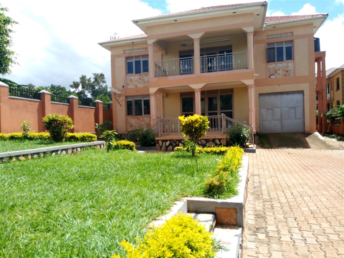 Mansion for sale in Namulanda Wakiso