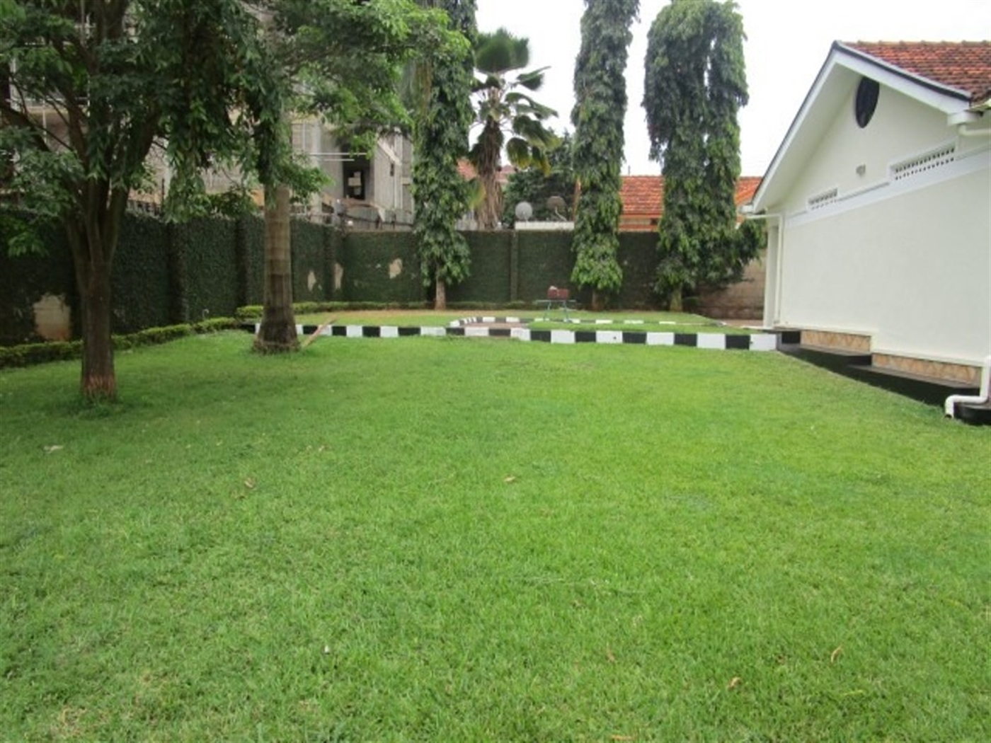 Bungalow for rent in Naalya Kampala