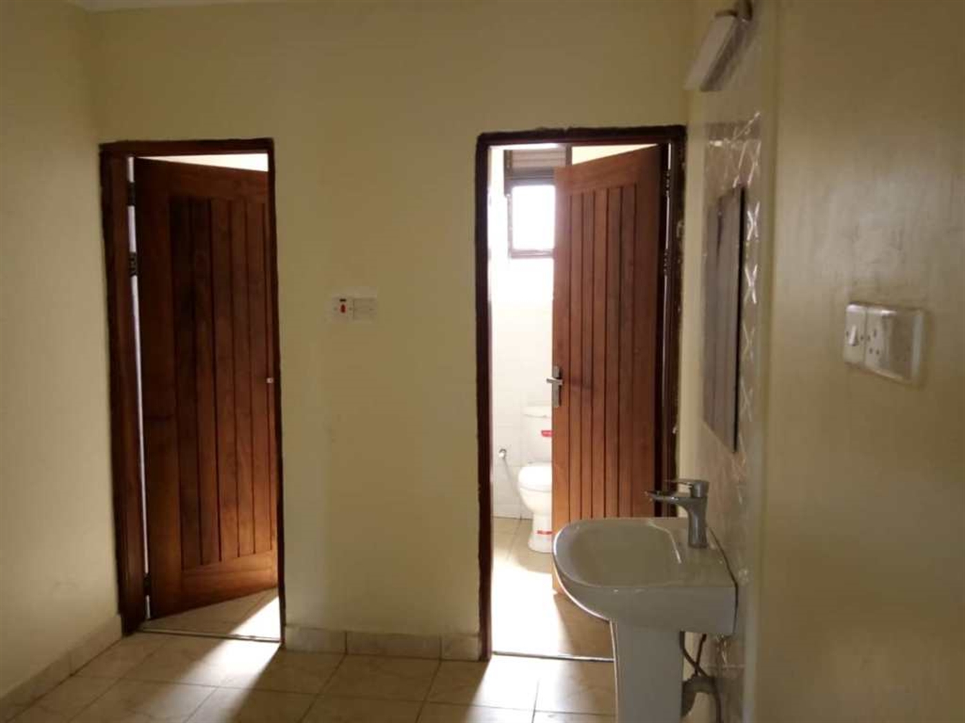 Apartment for rent in Kisaasi Kampala