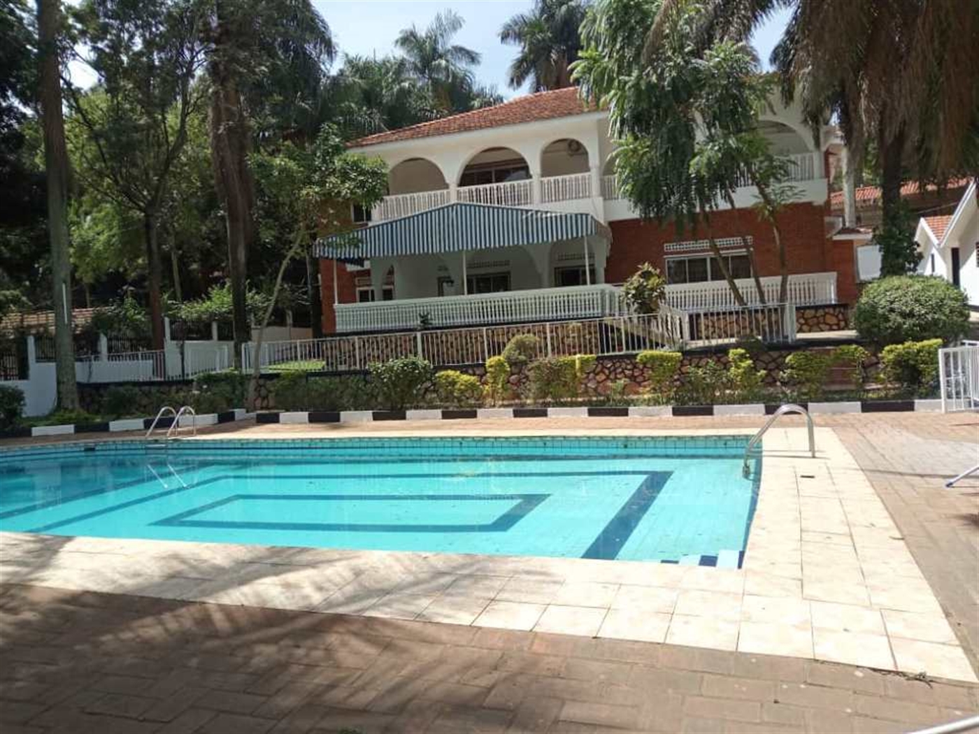 Bungalow for rent in Kololo Kampala