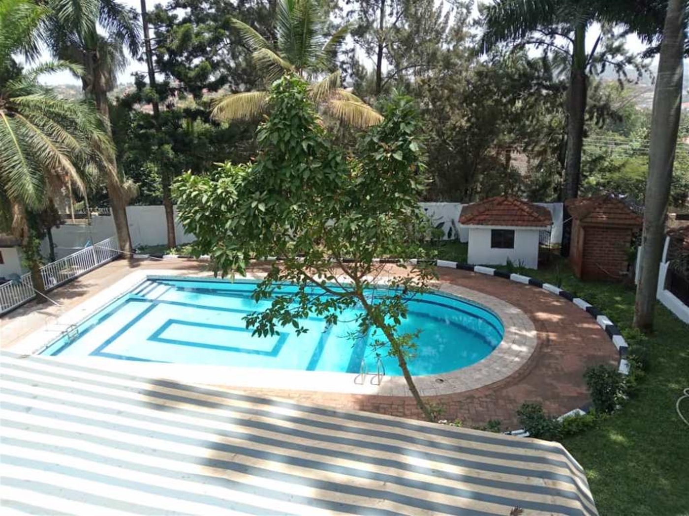 Bungalow for rent in Kololo Kampala