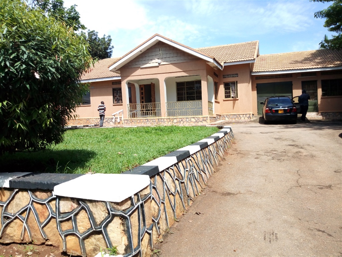 Bungalow for rent in Munyonyo Kampala