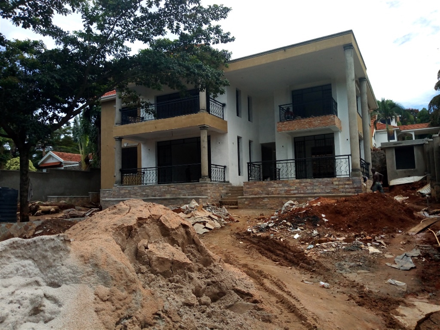 Storeyed house for sale in Munyonyo Kampala