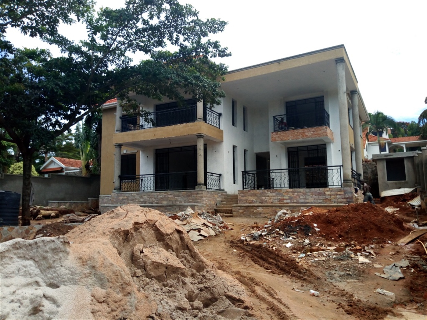 Storeyed house for sale in Munyonyo Kampala