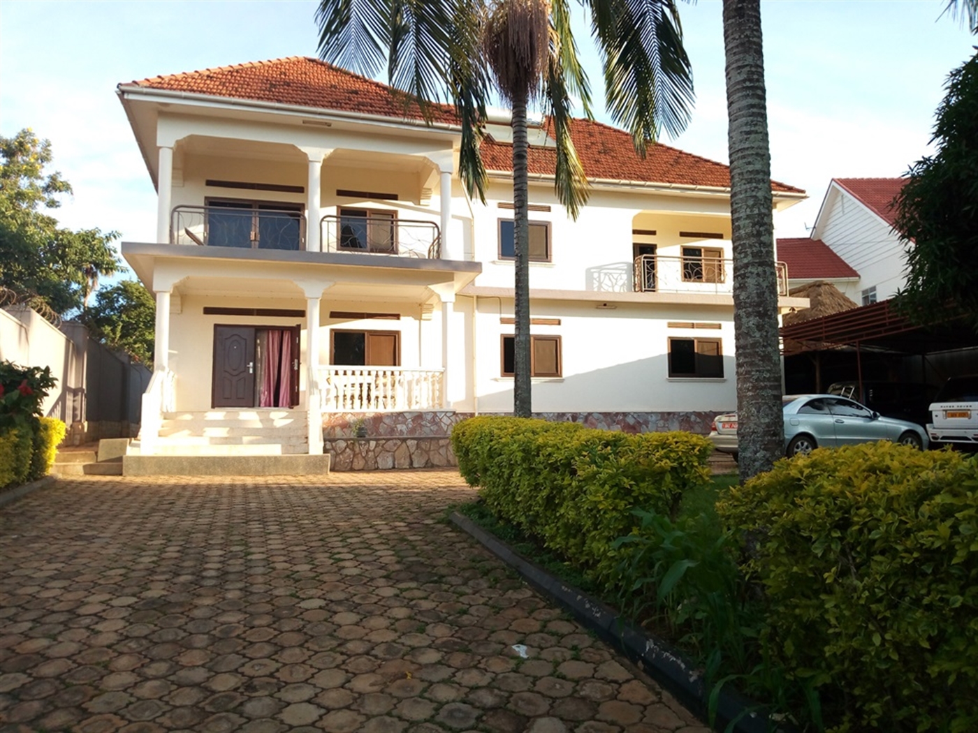 Mansion for rent in Muyenga Kampala
