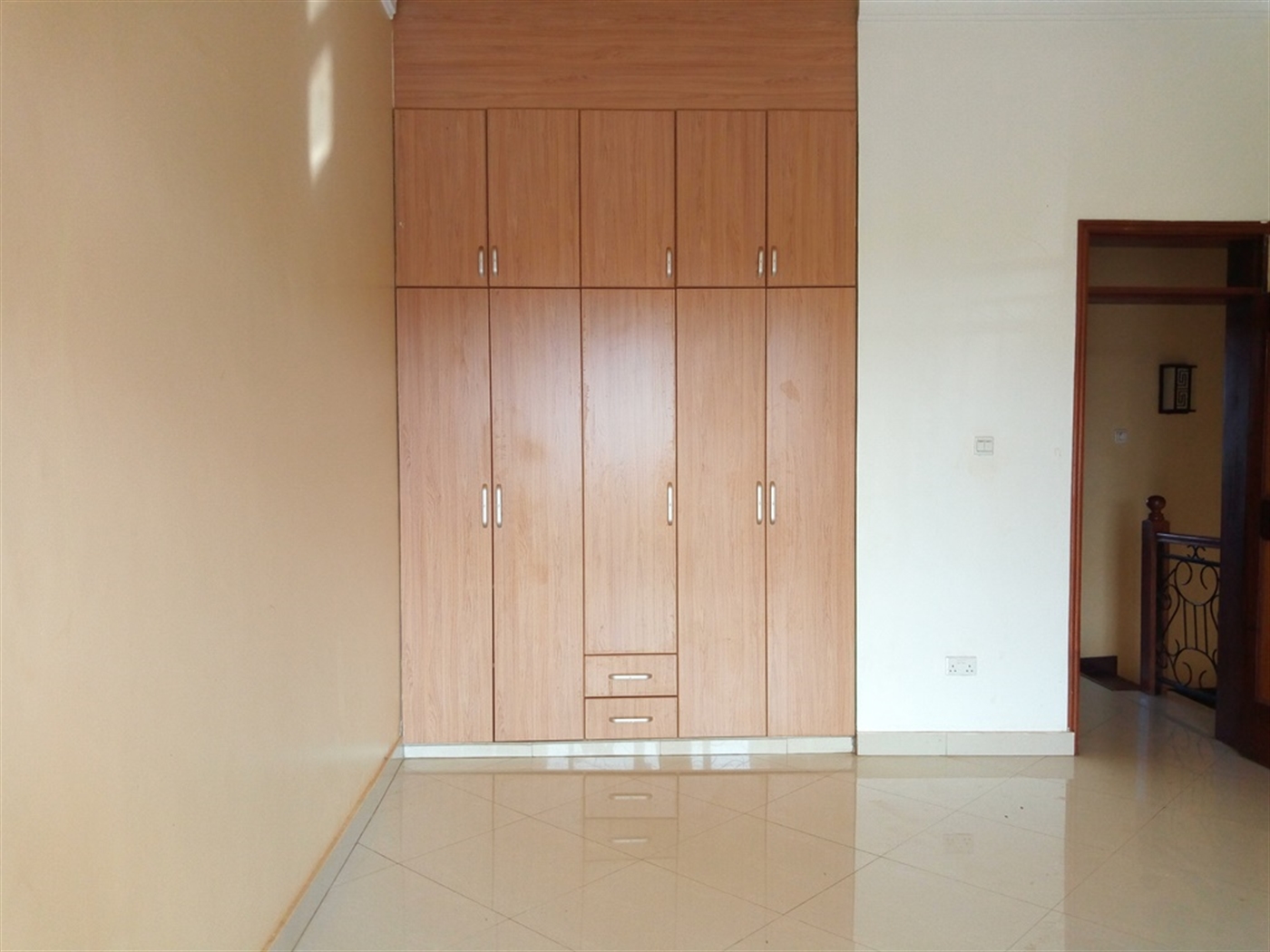 Duplex for rent in Kisaasi Kampala