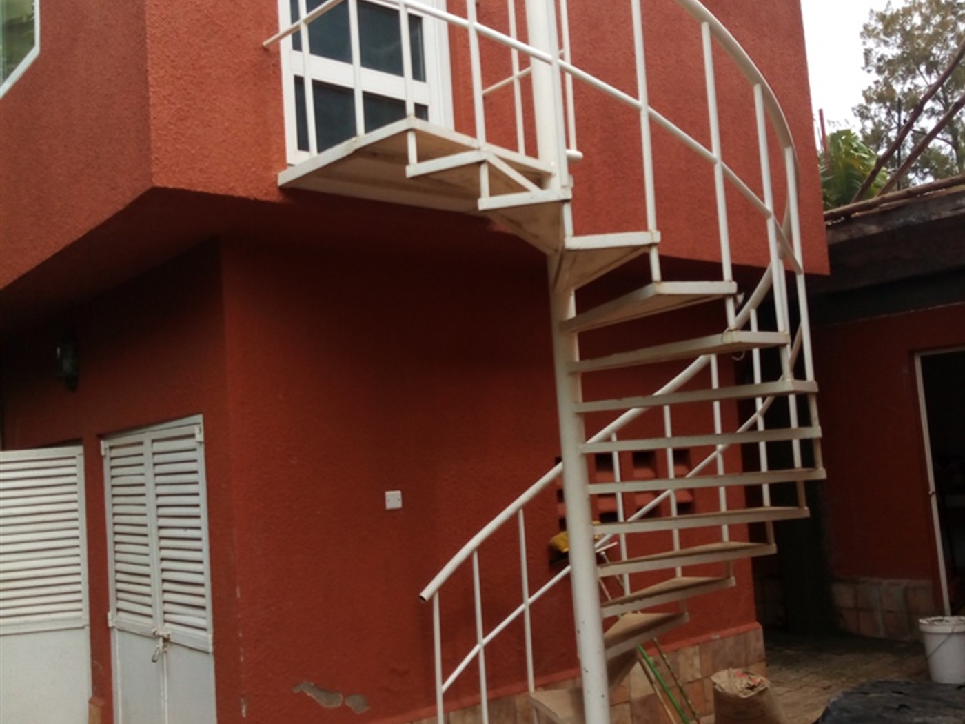 Mansion for rent in Bukesa Kampala