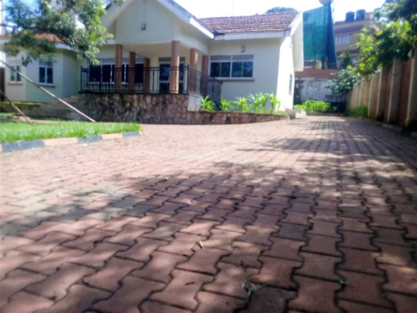 Bungalow for sale in Kololo Kampala