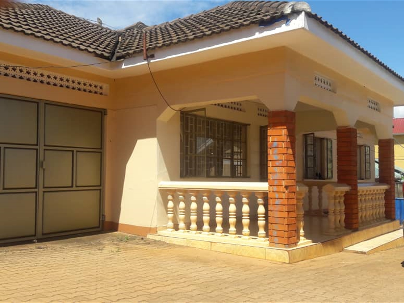 Bungalow for sale in Mutungo Kampala