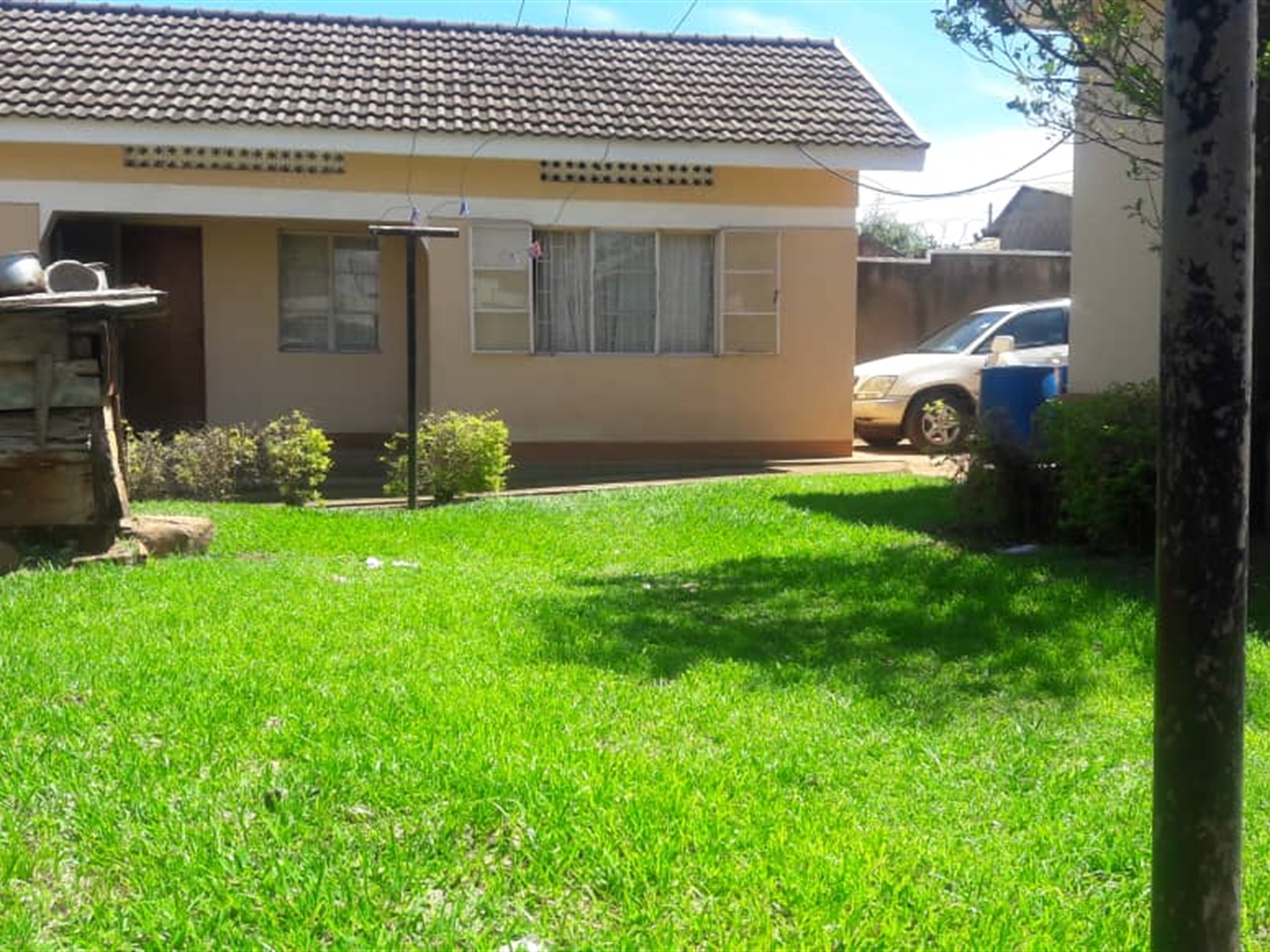 Bungalow for sale in Mutungo Kampala