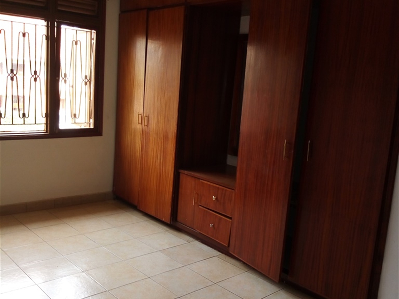 Duplex for rent in Naguru Kampala