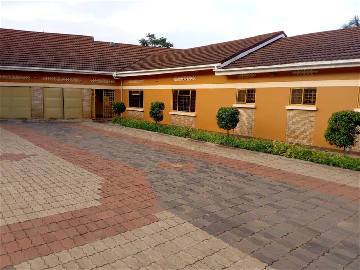 Bungalow for rent in Mnyonyou Kampala