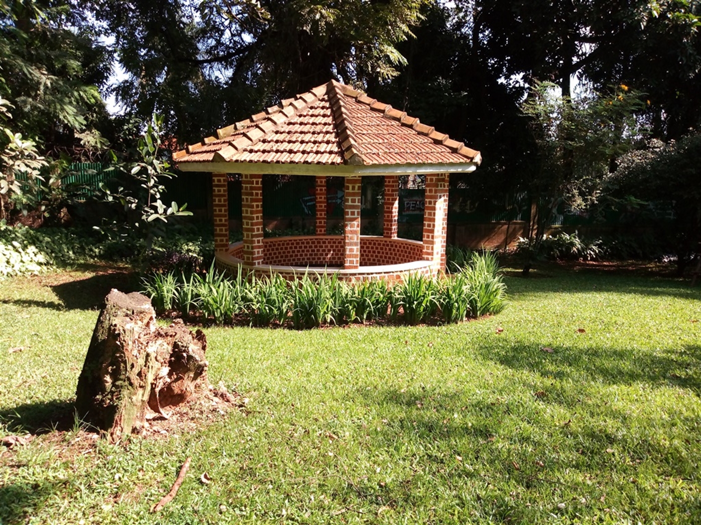 Bungalow for rent in Kololo Kampala