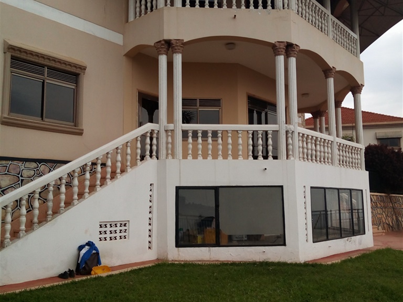 Mansion for rent in Kololo Kampala