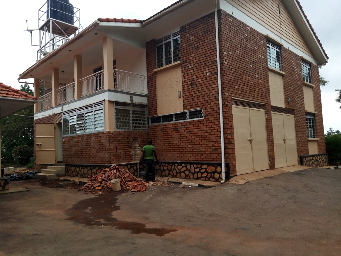 Mansion for rent in Kololo Kampala