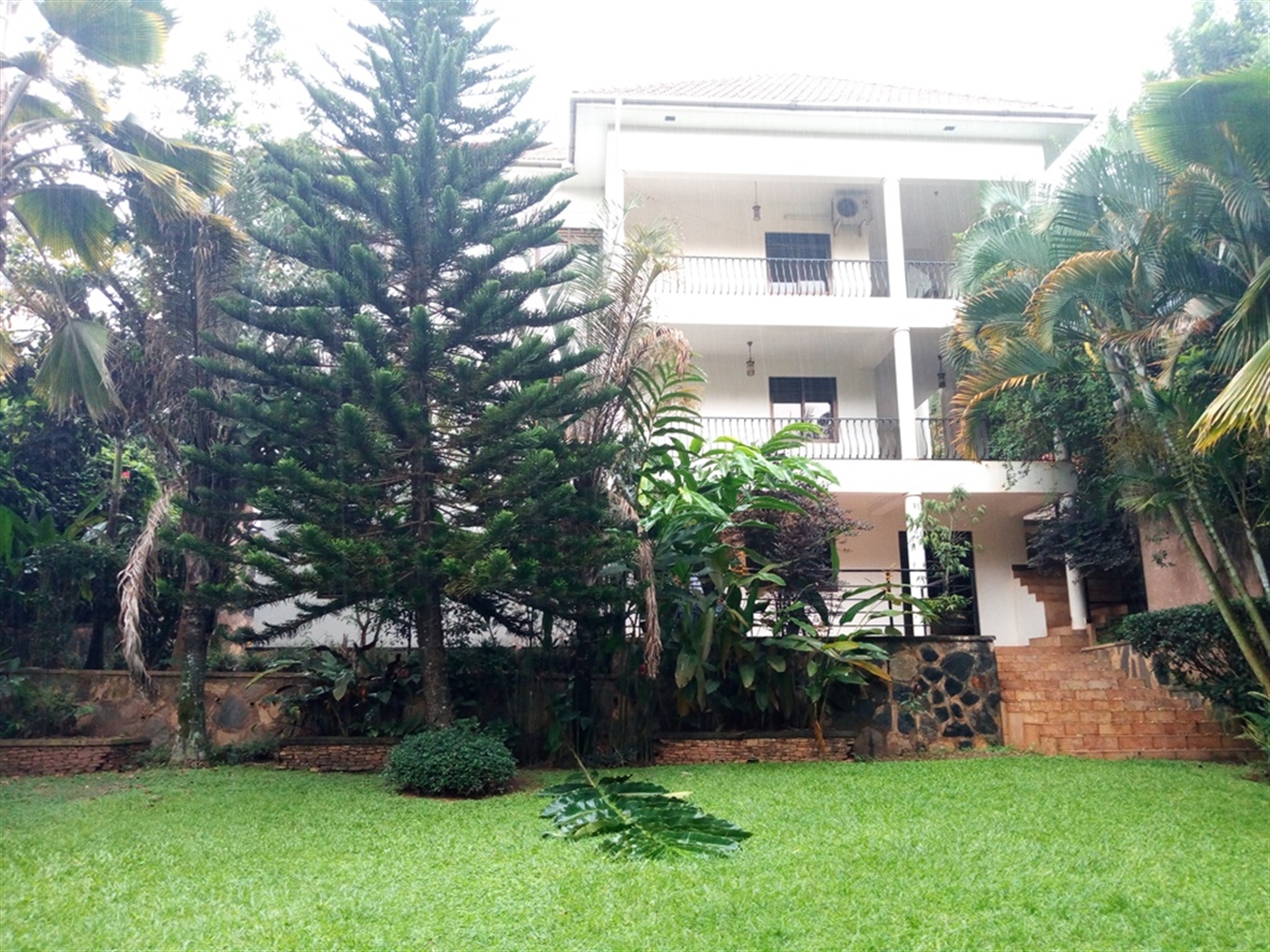 Mansion for rent in Naguru Kampala