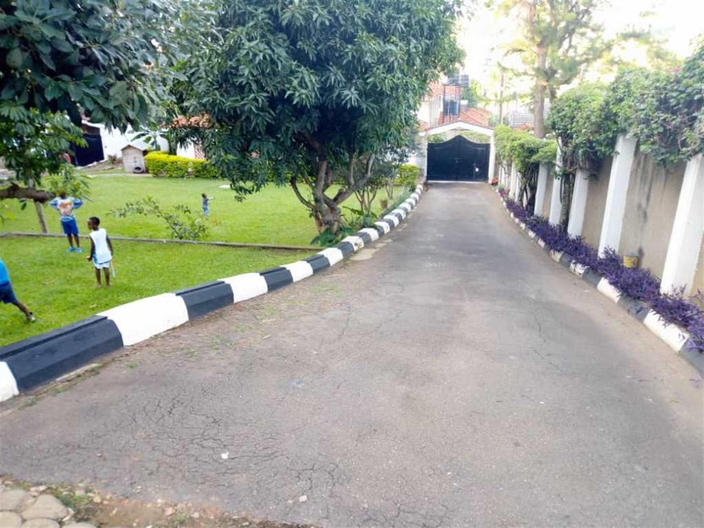 Maisonette for sale in Bugoloobi Kampala