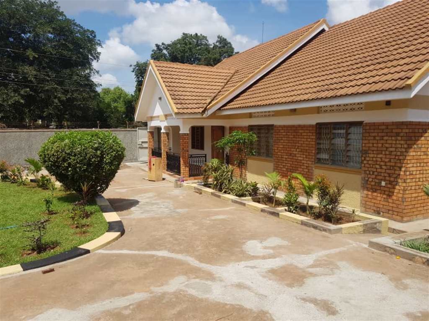 Bungalow for rent in Nsambya Kampala