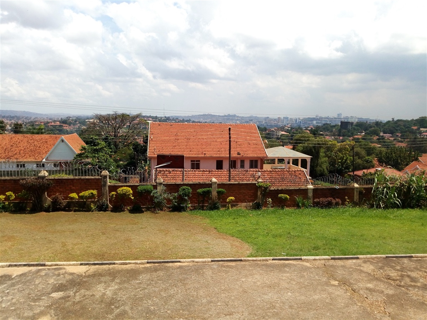 Mansion for rent in Muyenga Kampala